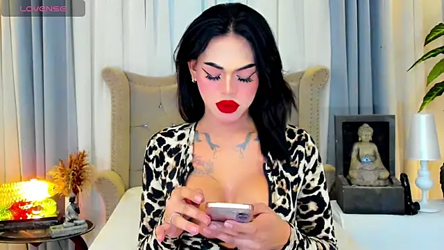 MochaliciousTransOnTop webcam
