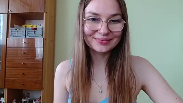 LooveELLYx webcam