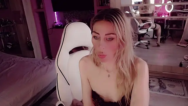 AnnieGOld_ webcam