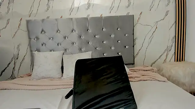 vanessa_saquirt webcam