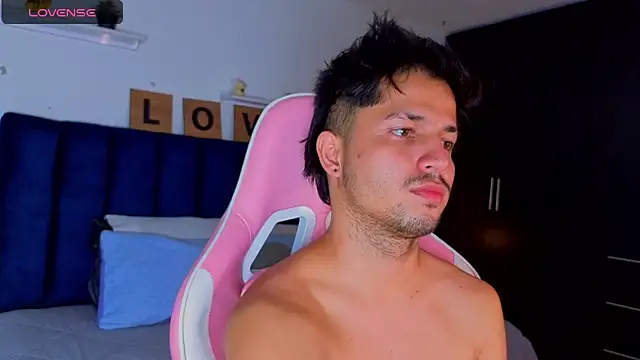 Issac_james_ live cam