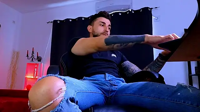 MightyAaron66 webcam