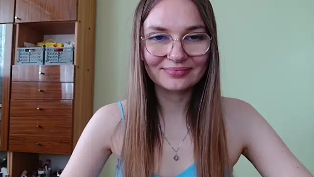 LooveELLYx webcam