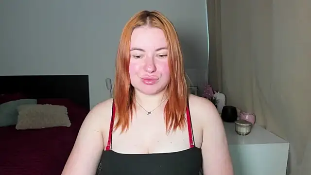 LAYLAxSTAR live cam on StripChat