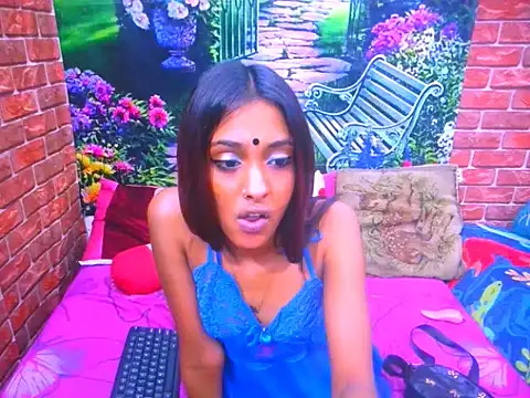 IndianPretty14u2Luv webcam