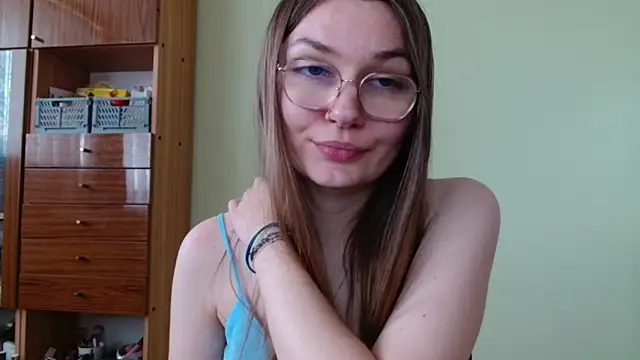 LooveELLYx webcam