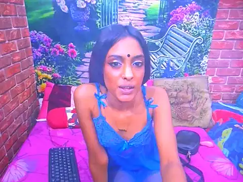 IndianPretty14u2Luv live cam on StripChat