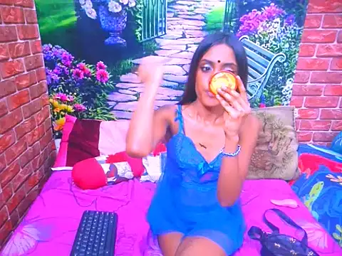 IndianPretty14u2Luv webcam
