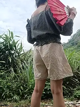 Linda-yiyi live cam