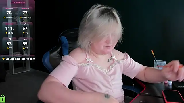 Sara_Robinson live cam on StripChat