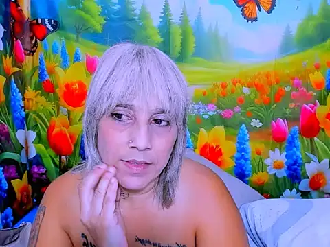 indianroxy webcam