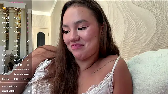 kamila_18_french webcam