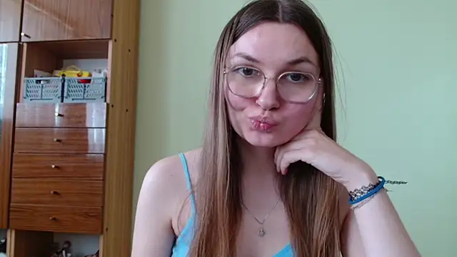 LooveELLYx webcam