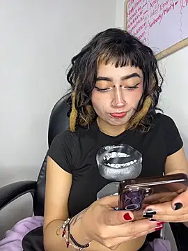 baby_akuma webcam