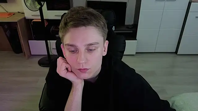 angryzan - Angryzan's free webcam - UK Sex Cams