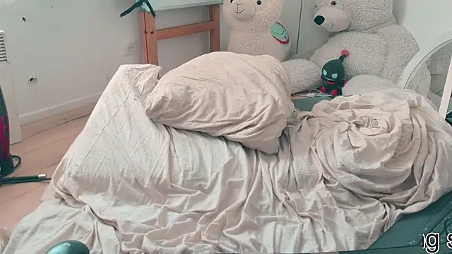 CeriseLapine webcam