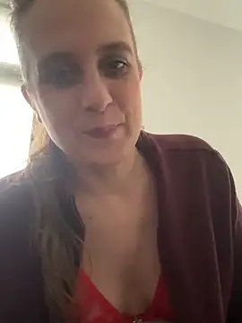 Chantalee live cam on StripChat