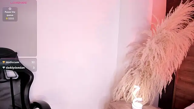 CristineRainn_ webcam