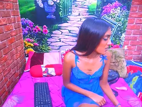 IndianPretty14u2Luv webcam