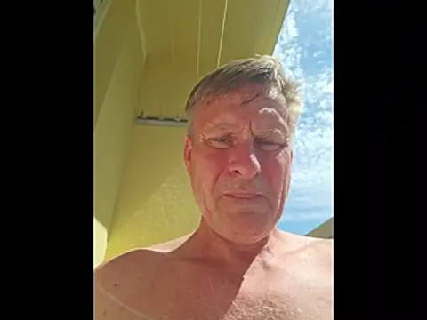 johnnym1 webcam