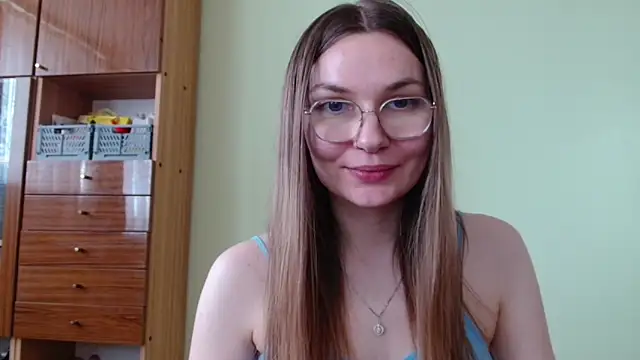 LooveELLYx webcam