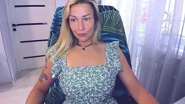 AlexiaDarren webcam