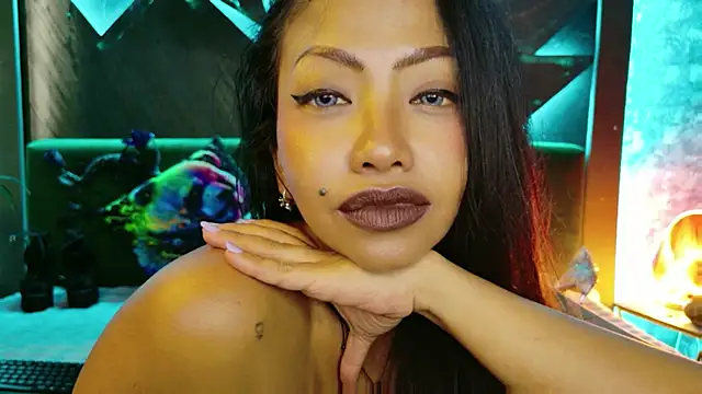 ElyaQuinn webcam