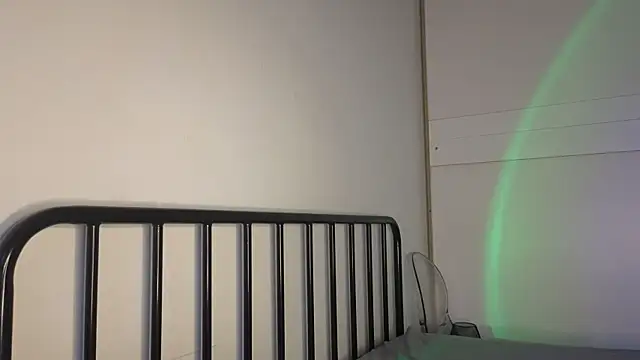 TopsyWilde webcam