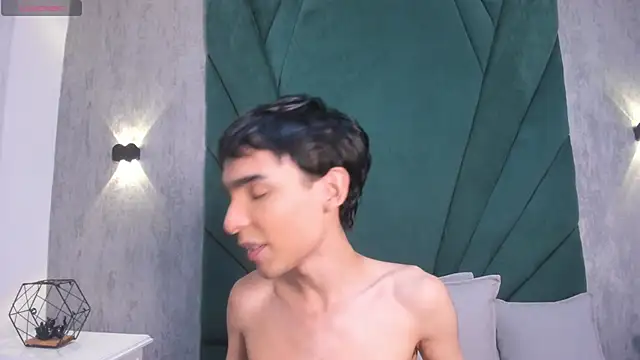 andy_vergara1 (M twink) - Stroke and Big Load Cum🙈