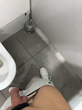 Turkishleo webcam