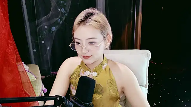 Unique_Mia webcam