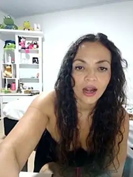 bella-diaz webcam