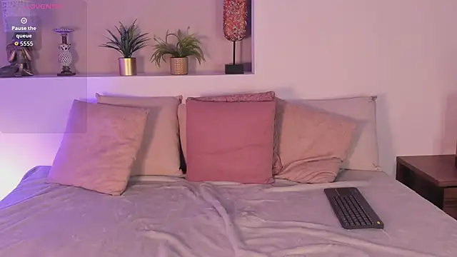 EllieAdeline webcam