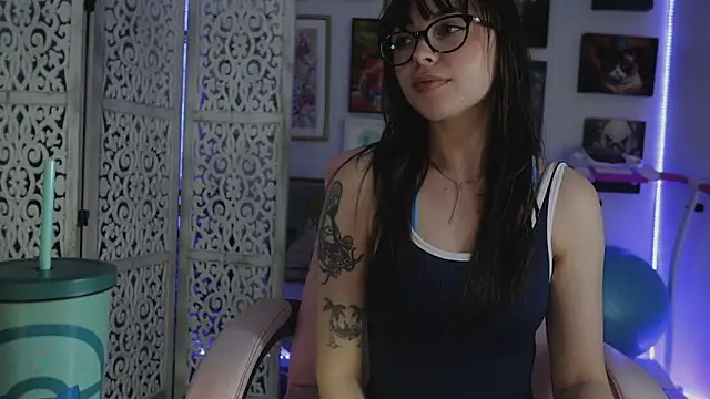 Watch makiyahbelle live on EroticFlix - High definition streams