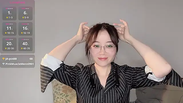 77-Vicky webcam