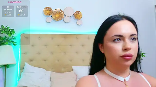 TemptingLuna_ live cam on StripChat