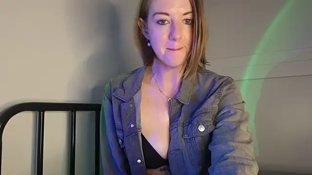 TopsyWilde webcam