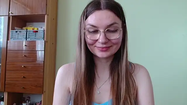 LooveELLYx webcam