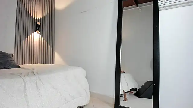 zafiiraa - Zafiiraa's free webcam - UK Sex Cams