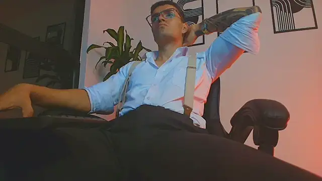 ALPHA_DOMINUS_ Live Webcam on Stripchat