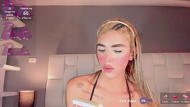 Nikol-hilton live cam