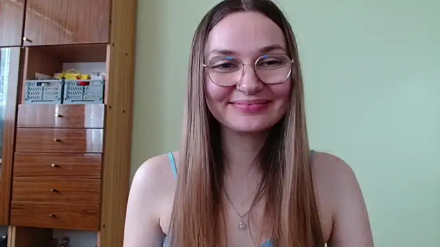 LooveELLYx webcam