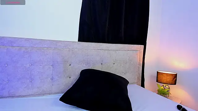Stormi_Canniggia live cam