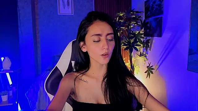 Coralinnee_ webcam