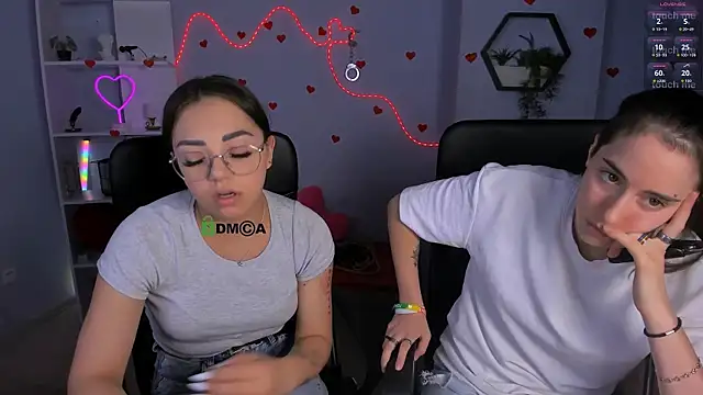 kiki_swan webcam