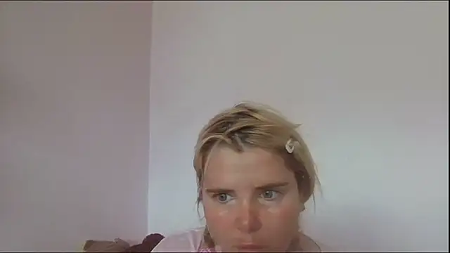 HornyElena webcam