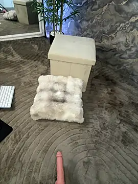 KrystalJade live cam