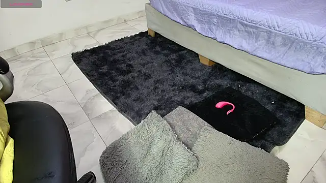 White__doll live cam