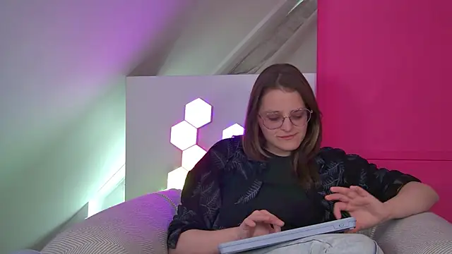 AlexaAvery webcam