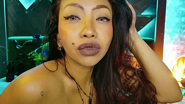 ElyaQuinn webcam